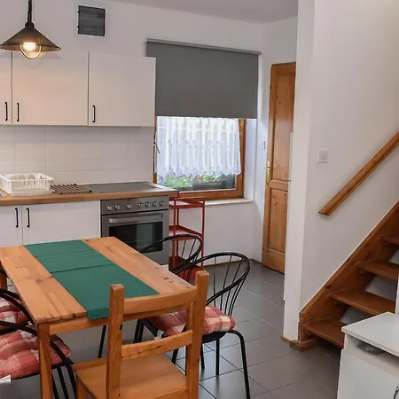 Lenart House 2 Nyaraló *