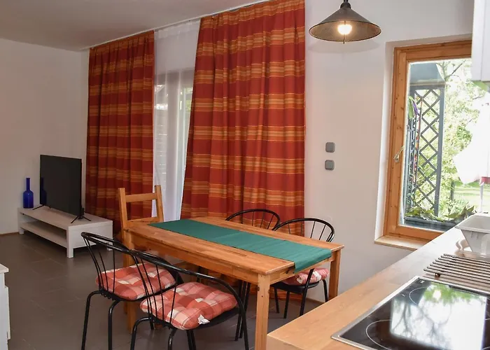 Lenart House 2 *